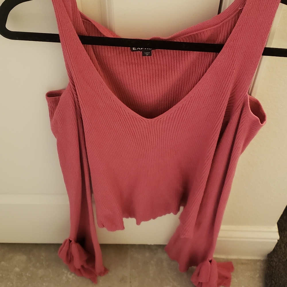 Excellent condition open shoulder belled sleeve
